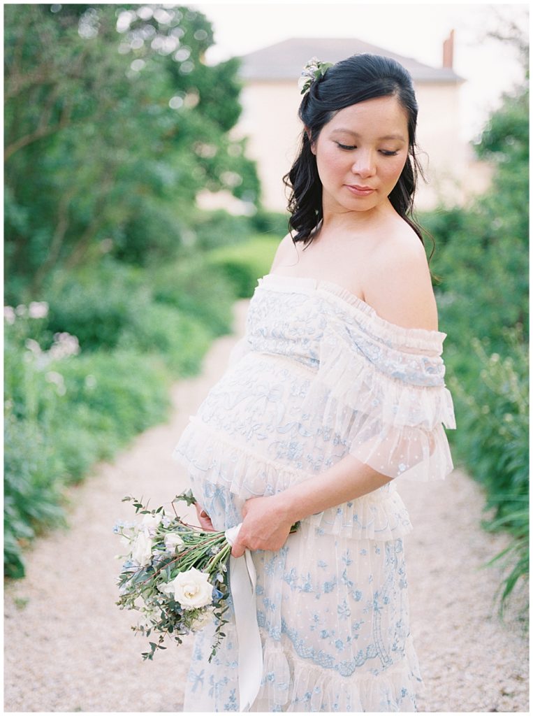 Tudor Place Maternity Session With Flowers