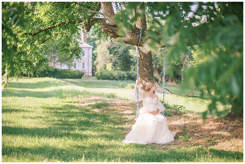 Romantic Maternity Session At Salubria In Northern Virginia