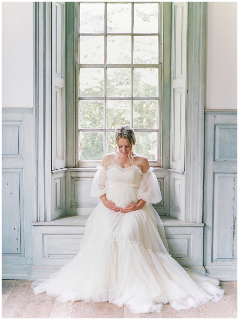 Washington Dc Maternity Photographer | Pregnant Mother Sits On Window Ledge At Salubria