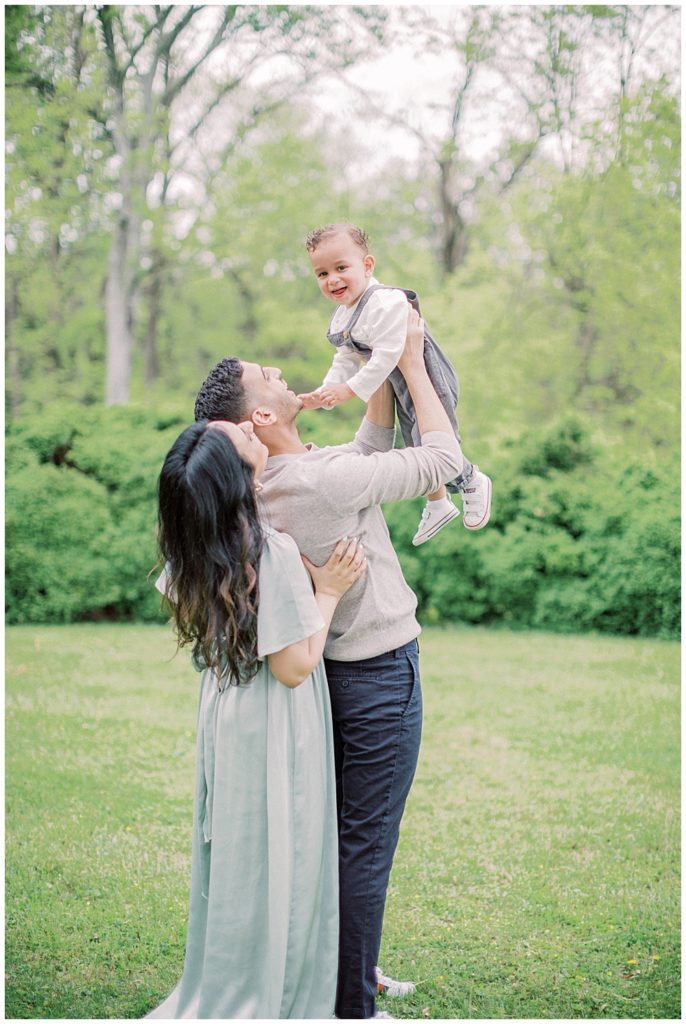 Elegant Family Photos At Salubria Manor In Virginia