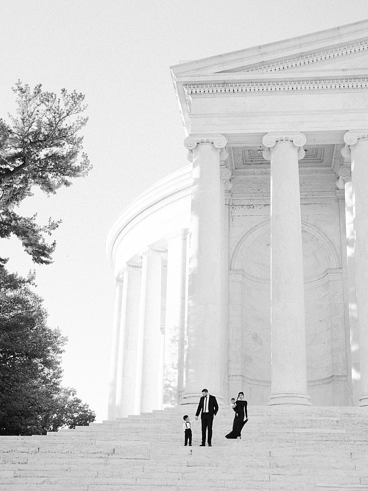 Black And White Classic Jefferson Memorial Photos Of A Family Walking Down The Memorial Steps.