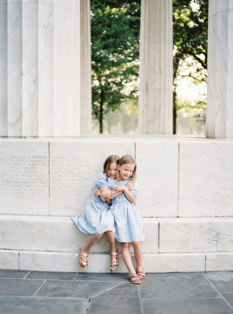 Family photo session at the DC War Memorial