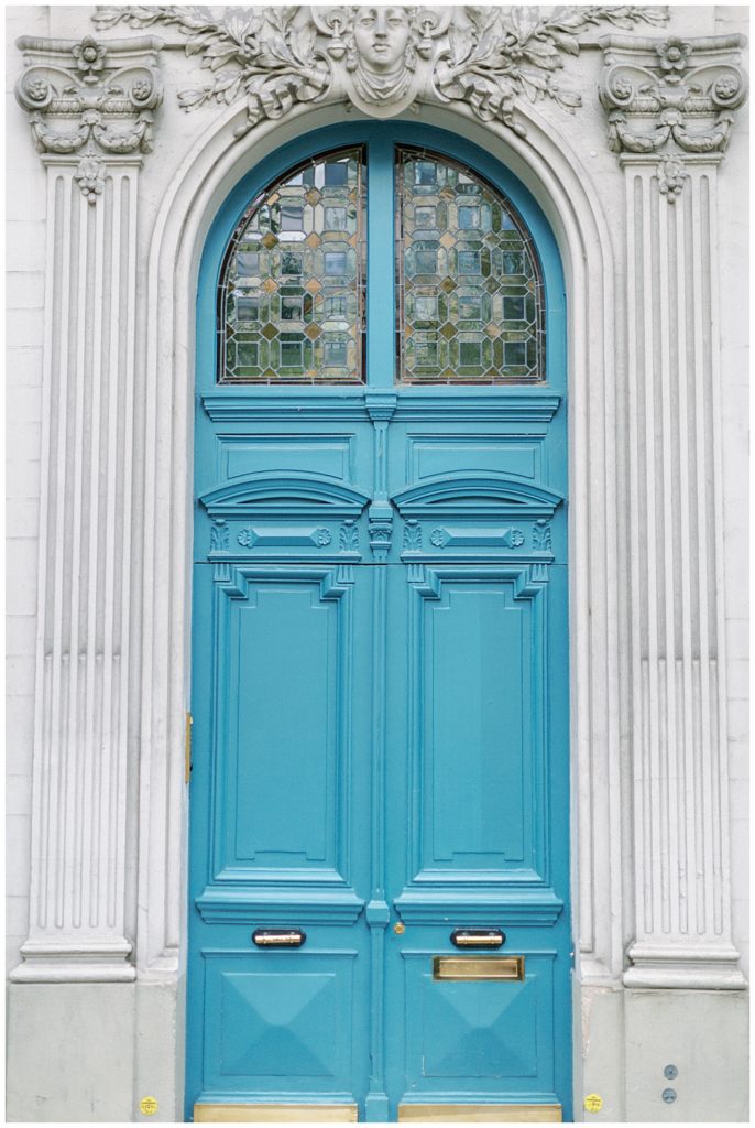 DC Photographer | A blue door in Paris