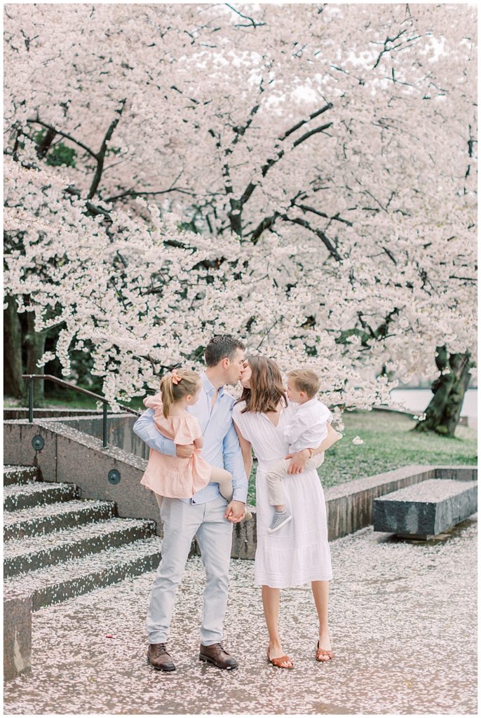 Washington, DC Family Photographer | Family photo session with cherry blossoms
