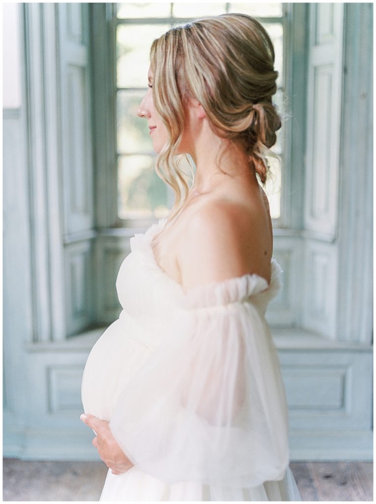 Maternity session at Salubria in Northern Virginia by DC Maternity Photographer Marie Elizabeth Photography