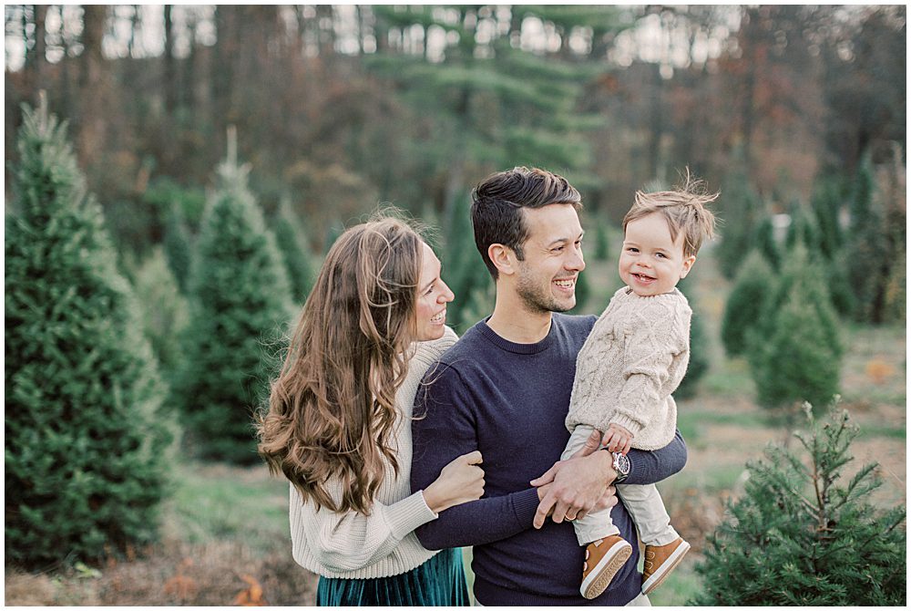 Christmas mini session at Butler's Orchard.